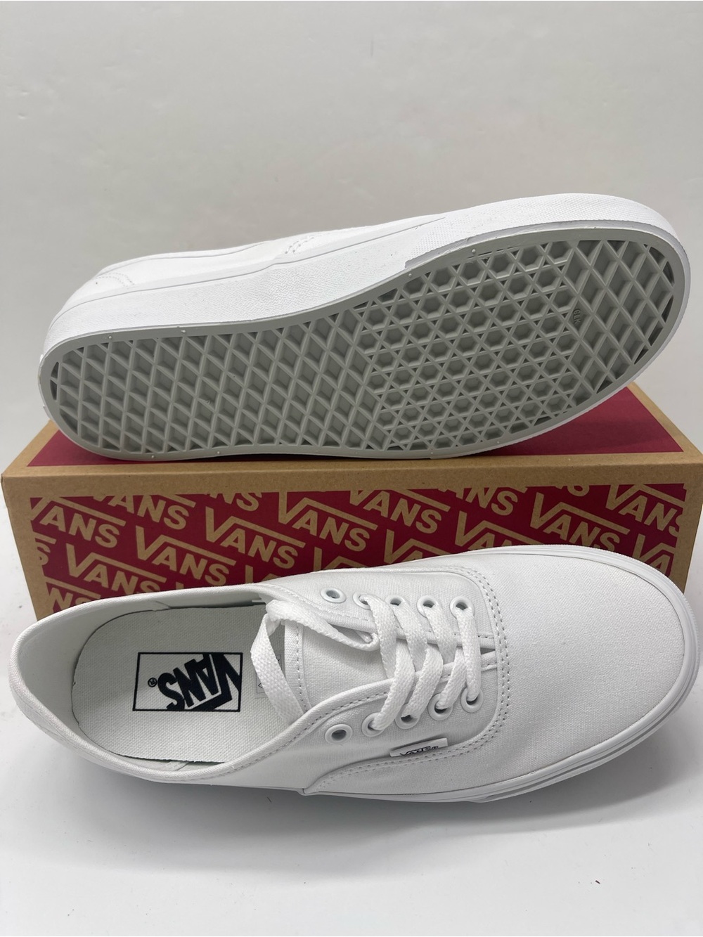 Vans WMNS Authentic True White
VN000EE3W00 Sneakers
Low-Top Canvas - Picture 5 of 16